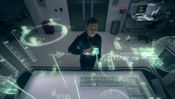 Доктор работает над 