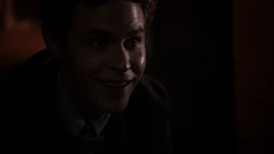 Фитц спасает Эллиота Рэндольфа