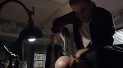 Фитц угрожает 