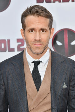https://static.wikia.nocookie.net/marvelcinematicuniverse/images/7/7b/Ryan-Reynolds.jpg/revision/latest/thumbnail/width/360/height/360?cb=20210111164059