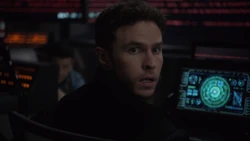 Фитц наблюдает за прорывом 