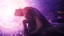 Стрэндж в очередной раз погибает от руки 