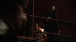 Фитц и  замечают отрешённость экипажа