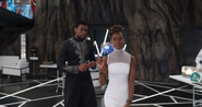 Shuri y T Challa en el laboratorio