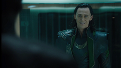 Loki confronta a Fury