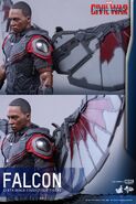 Falcon Civil War Hot Toys 20