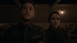  и  обнаруживают устройство .