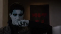 Касиус нервно наблюдает за разворачиванием битвы.