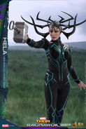 Marvel-thor-ragnarok-hela-sixth-scale-hot-toys-903107-08