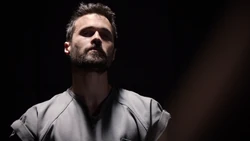 Уорд раскрывает Рейну как источник информации