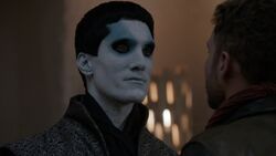 Касиус и  обсуждают .