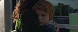  hugging Sersi