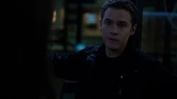 Фитц напоминает о местонахождении 