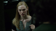 Karen Page habla con Jennifer Fisher