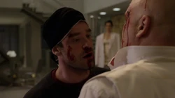 Murdock amenaza a Fisk tras su derrota.
