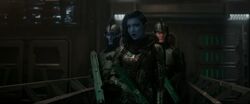  confronts 