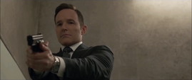 Coulson apunta a Fury y Danvers