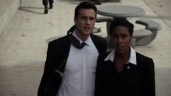 Уорд и Уивер наблюдают за началом шторма