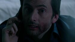 Kilgrave-Phonecall-Closeup