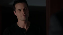 Уорд приветствует Гарретта