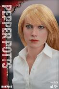 Pepper Potts Hot Toys4