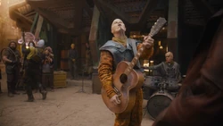 Bzermikitokolok y su banda cantan acerca de la Navidad