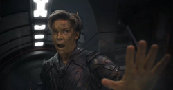 Warlock intenta frenar a Gamora del 2014