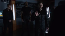 Фитц рассказывает  историю их жизни в космосе