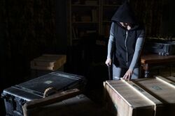 Rodriguez steals guns from the police