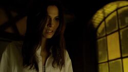 Elektra-ThreateningStick-S2E8