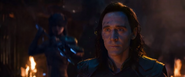 Loki es rodeado por Thanos y la Orden Oscura.