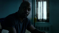 Кейдж прибыл в .