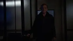 ЖСМ Колсона приказывает  перекрыть выход с .