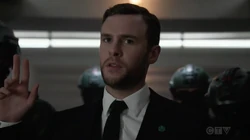  противостоит  и .