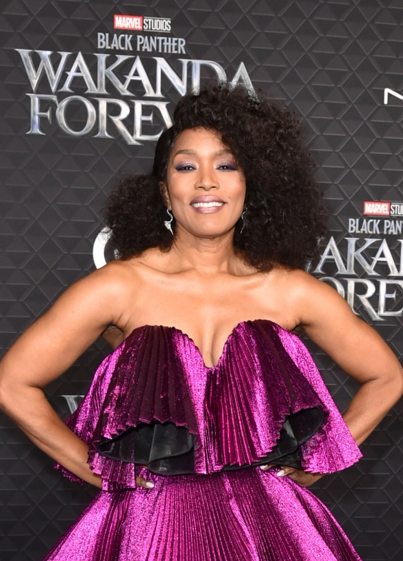 Angela Bassett, Queen of the Universe