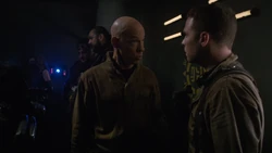  предлагает Фитцу сыграть в опасную игру