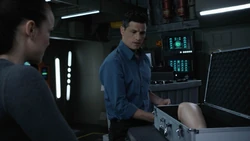 Суза получает от  .