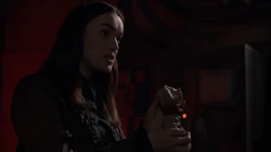 Симмонс просит  восстановить 