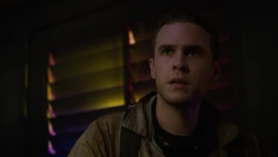 S06E03 Fear And Loathing On The Planet Of Kitson 00298