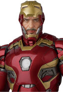 MAFEX IRON MAN 2