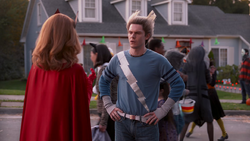 Бонер с  обсуждают их прошлое.