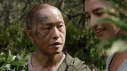 Карнак проводит время с 