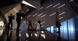 Карнака окружила 