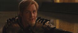 Fandral-speaks-to-King-Loki