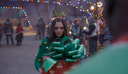 Mantis le da un regalo navideño a Drax