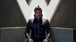 Чёрный Гром становится новым королём .