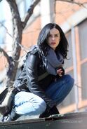 JESSICA-JONES-Krysten-Ritter-2