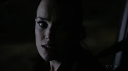 Симмонс наблюдает самопожертвование 