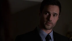 Уорд готовит для Агента 33 сюрприз