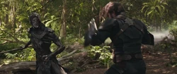 Glaive durante su breve duelo con Rogers.